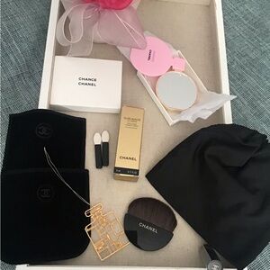 CHANEL GWP Black Pouches with Gold Charm w/ Chanel Eyeshadow sponge,2 Brushes.